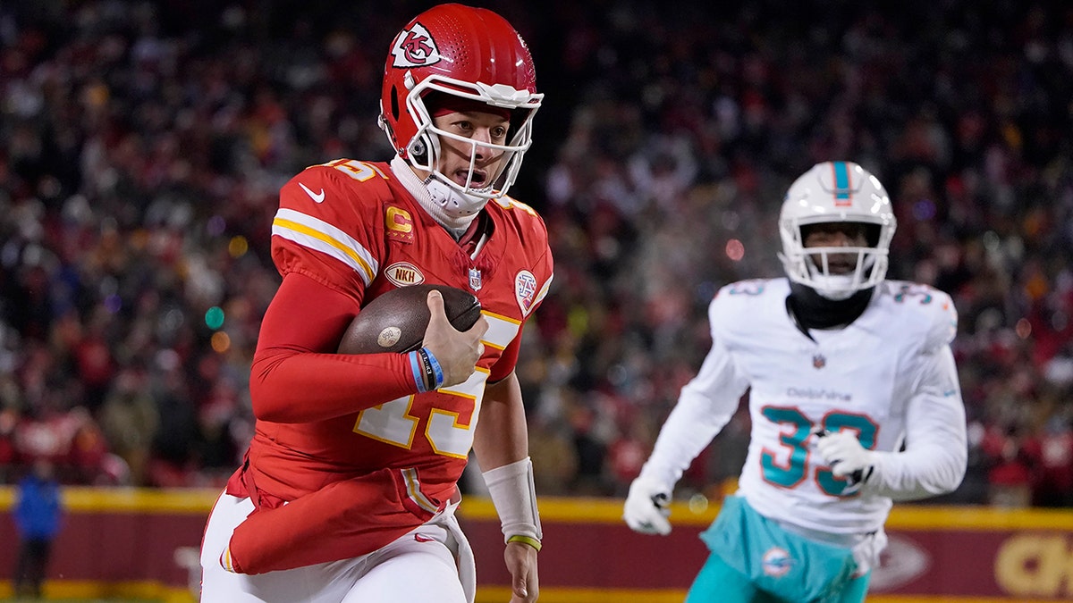 Chiefs’ Patrick Mahomes says ‘people think I’m slow,’ giving him an edge during scrambling plays