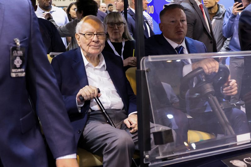 Buffett's Berkshire posts record profit on insurance, investments